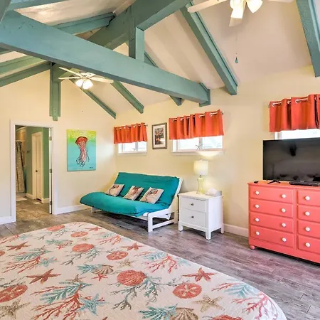 Cape Canaveral Cottage With Pool - Walk To Beach!